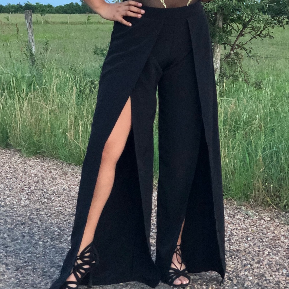 Black flowy pants.